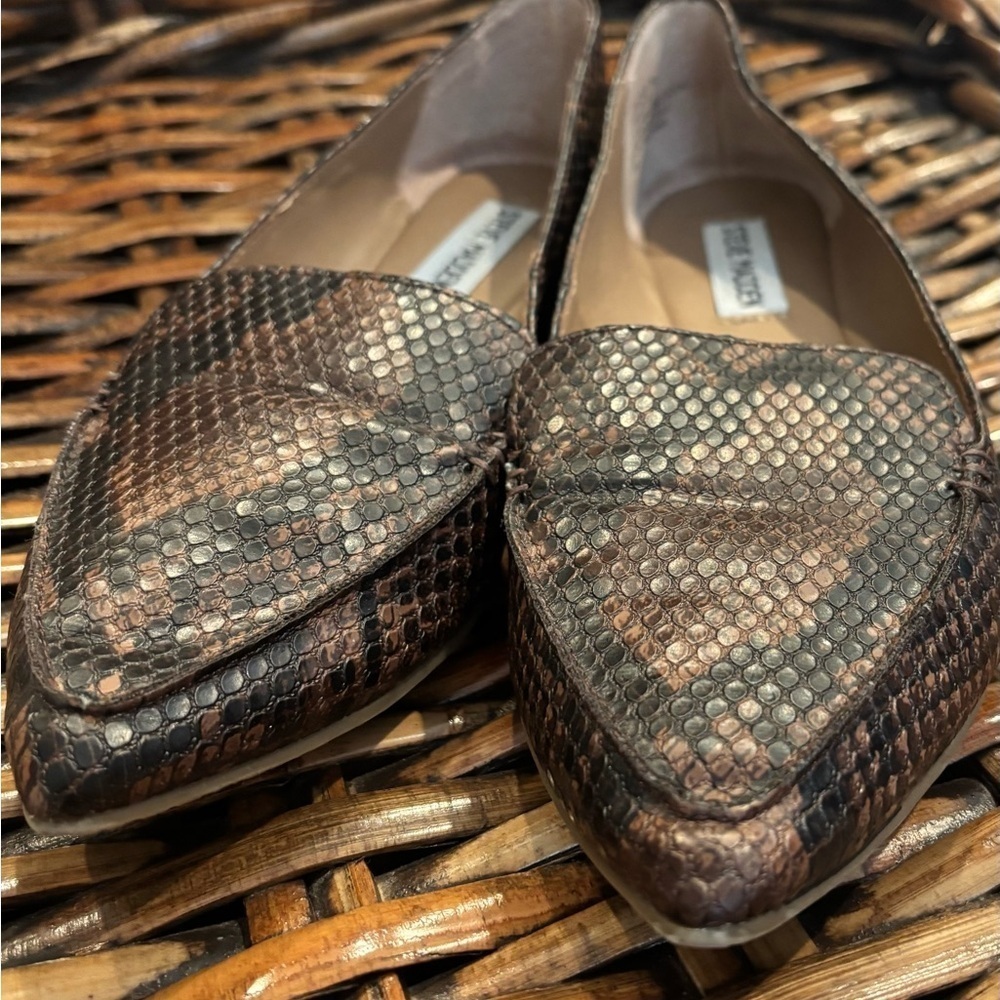 Steve Madden Feather Brown Snakeskin Loafers in size 7. Great condition - Picture 6 of 16